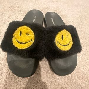 Size 7/8 Joe, boxer slippers